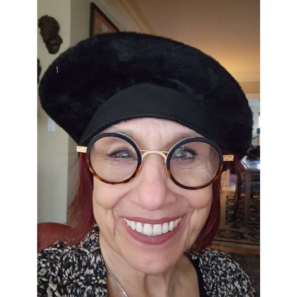 NWT winter beret  - Picture 3 of 3